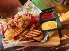 -Famous肥猫墨西哥音乐餐吧(五棵松华熙LIVE店)