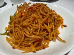 炝拌酸辣土豆丝-关东小磨东北菜(漕河泾印象城店)