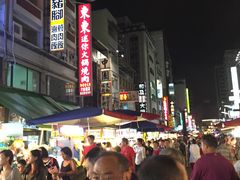 -六合夜市