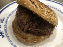 烧饼夹烧牛羊肉-老爆肚满五香烧牛羊肉