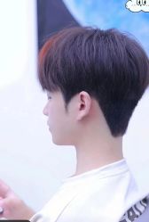 -一家只做男发烫染的店