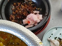 -有红鸡毛店·川菜(建设路店)