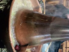 -果松木炭酸菜铜火锅·外婆参鸡汤