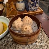 晚一点会有评剧的表演。整个环境古色古香