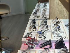 -天空之镜眼镜店蔡司依视路配镜授权零售店(望京颐堤港店)