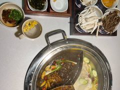 -老房老舍重庆火锅(假日城市店)