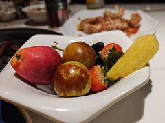 -雍容荟活帝王蟹活龙虾自助(苏宁旗舰店)