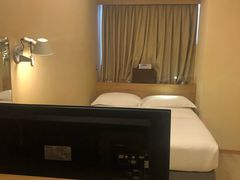 -高雄佳适旅舍-六合馆