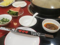 -烧哥美蛙肥肠鱼火锅·十五年社区店
