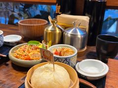 -银米·云南传统过桥米线(双廊黑金冠店)