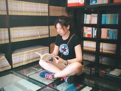 -钟书阁(松江泰晤士小镇店)