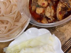 -肖肖酸萝卜鱼火锅(总店)