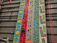 -极限PLAY运动娱乐新世界·团建派对表演休闲馆·室内高空游乐园