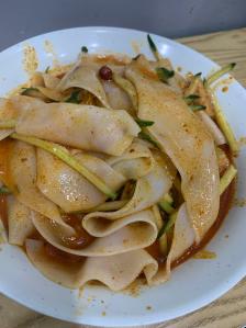 正宗陕西大刀凉皮(城南店)-"非常小的门面,据说也是很老的店铺了,凉皮