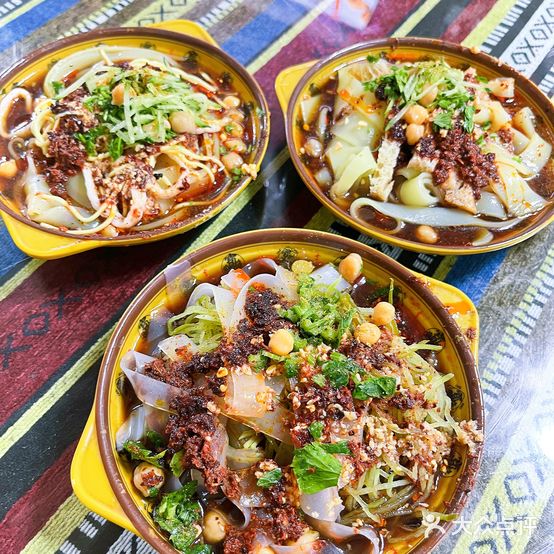 亚瓦格古老凉粉凉皮店