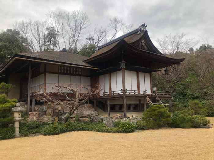 大河内山庄庭园-"走过一段竹林小径就是大河内山庄的入口,京.
