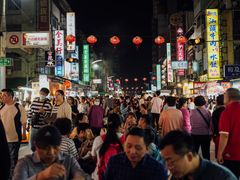 -六合夜市