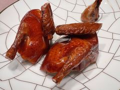 脆皮乳鸽-新荣记(南京西路店)