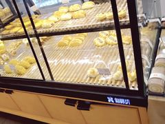 面包甜点陈列柜-御蝶坊生日蛋糕KNAC(新村店)