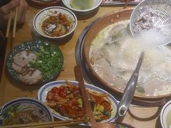 -洱火云南酸菜牛肉火锅(石景山当代商城店)