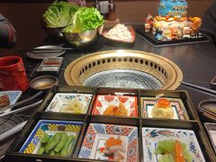 -山川小町·极番烧肉(新地假日广场店)