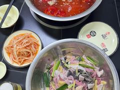 -周良天山牛杂城(天山路总店)