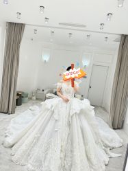 点击看大图 -Renee芮亦婚纱