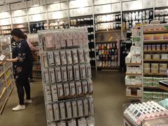 -名创优品(海珠乐峰广场店)
