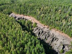 -峡谷浮石林景区