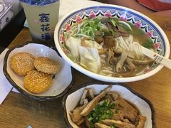 -鑫花溪牛肉米粉(人民广场店)