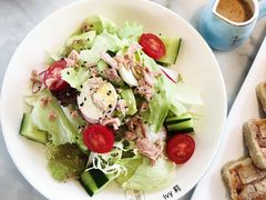 吞拿鱼沙拉-东南里湖景餐厅·新闽菜(浦西万达店)