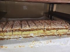 拿破崙-占西饼店