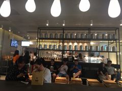 等位区-喜茶(深圳东门1234店)
