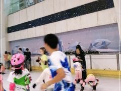 -正佳冰河湾真冰滑冰场