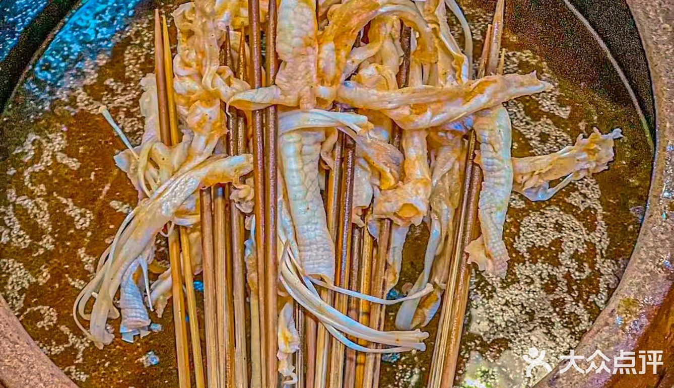 西安首店丨0.38一串的瓦罐串串太香了啊啊啊啊‼️