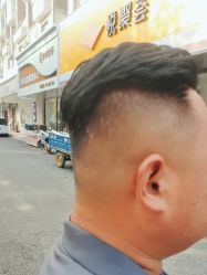 点击看大图 -大人物·男士理发馆