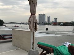 -曼谷湄南河畔华美达广场酒店