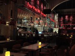 -FOUR PLAY BAR