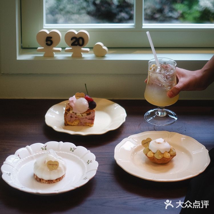 新的童話花園小木屋甜品店|吃到漂亮的法甜