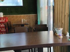 大堂-内蒙焖面大盆骨餐馆(山大路店)