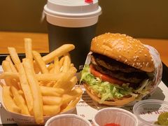 -The Habit Burger Grill 哈比特汉堡(复兴soho店)