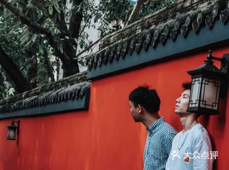 重庆版故宫红墙｜快带上你的兄弟来拍杂志封面！太出片了！
