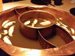 菌王奇香锅-滇釜火锅·能喝汤的火锅(车公庄店)