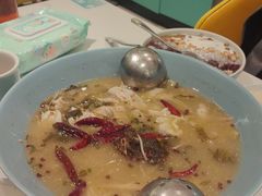 -姚姚酸菜鱼·金戈戈香港豉油鸡(喜荟城联名店)