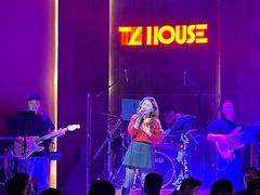 -TZ House音乐现场(来福士中心店)