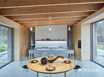 一个位于森林中的可持续发展住宅
