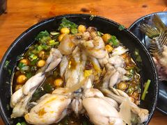 -三道苗苗鱼·美蛙黄辣丁(八里店)