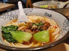 老坛子酸菜牛肉粉-俏凤凰(美林M·LIVE天地东座店)