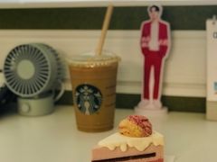 -星巴克臻选(郑州中原万达店)