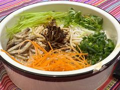 -香巴拉云南餐厅(华莱坞店)